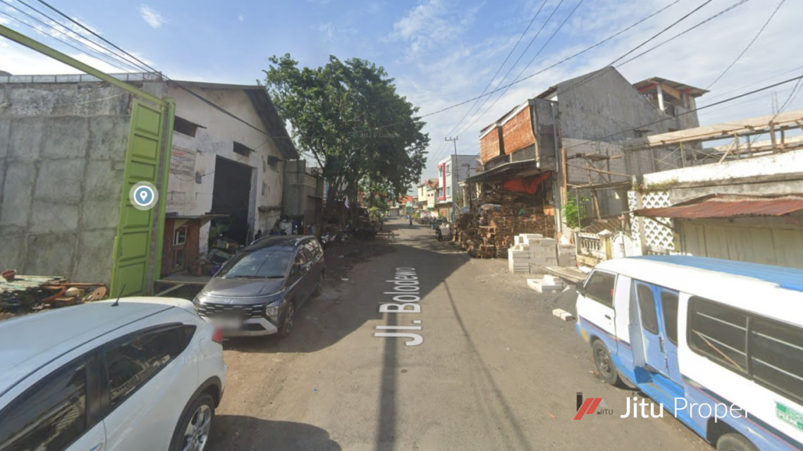 Gudang Jl Bolodewo Sidotopo Surabaya Akses Truk Fuso