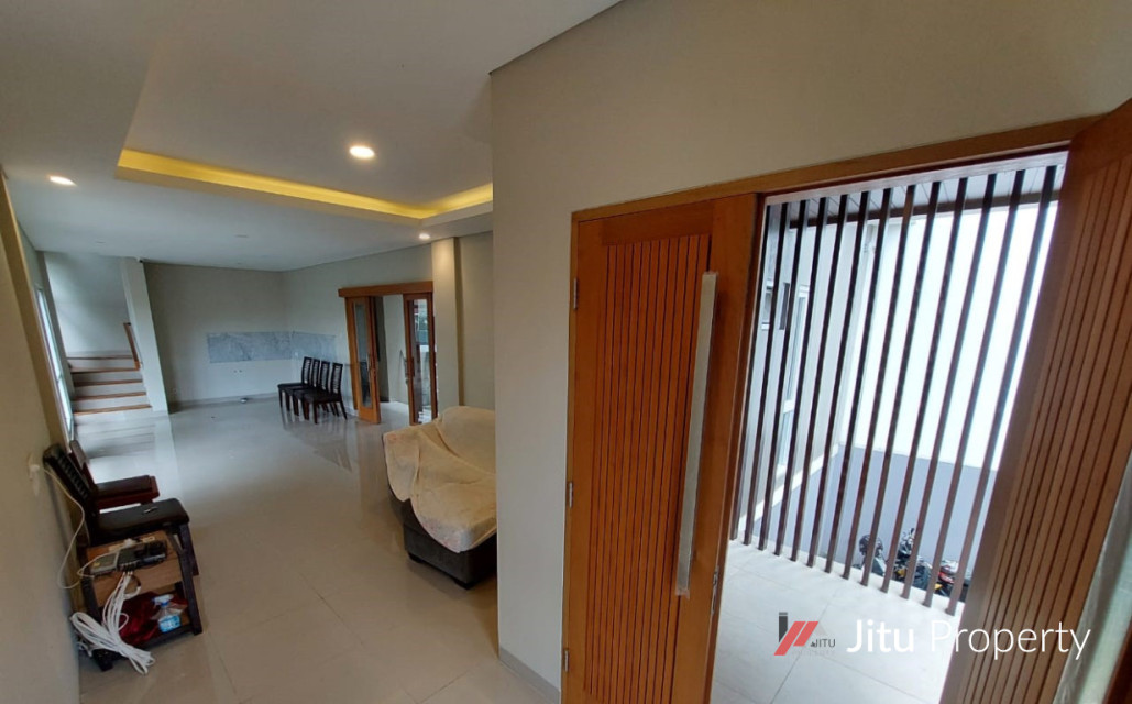 Dijual Rumah Alamanda Dago Permai Dekat Jalan Tubagus Ismail Bandung