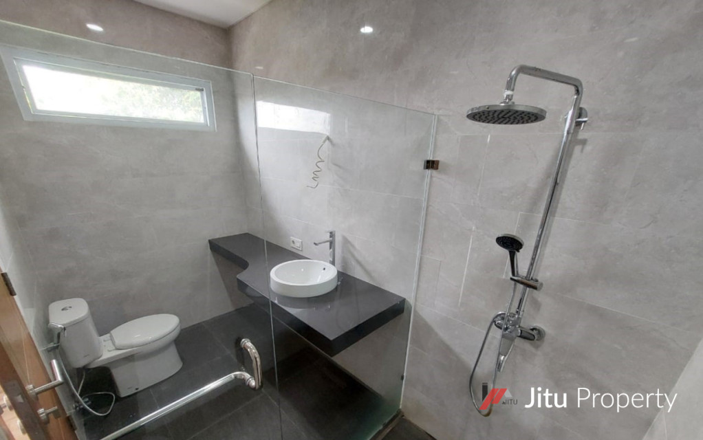 Dijual Rumah Alamanda Dago Permai Dekat Jalan Tubagus Ismail Bandung