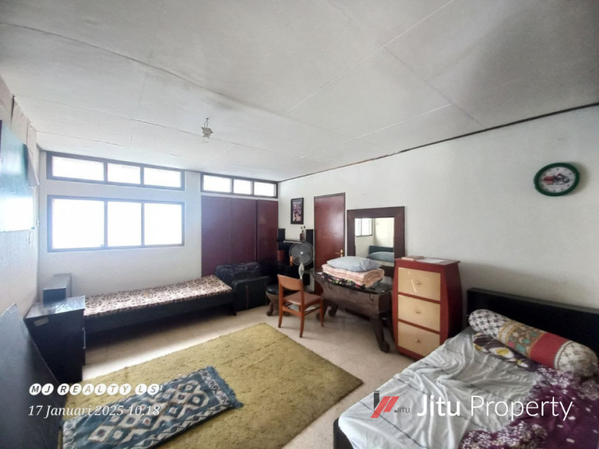 Rumah Hitung Tanah Sayap Dago Strategis Dekat Kampus ITB Bandung