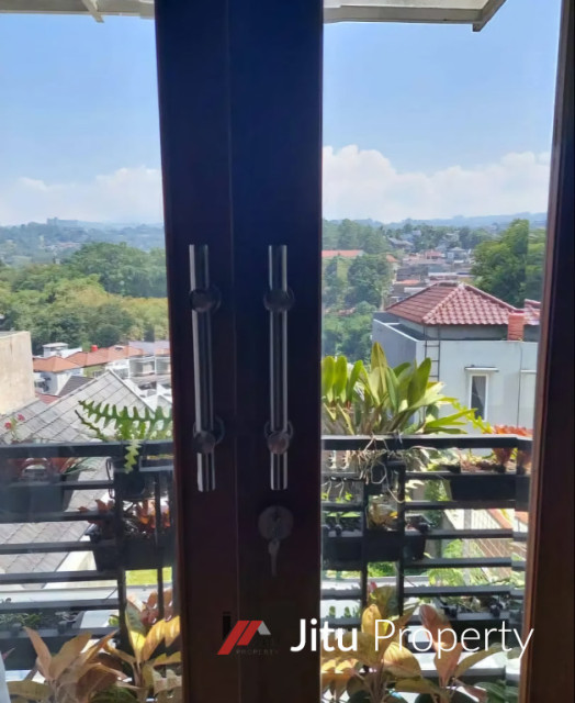 Rumah Bagus Siap Huni Cigadung Strategis Dekat Kampus ITB Dago Bandung