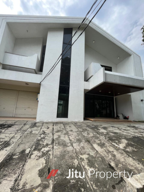 Dijual Rumah Mewah 10 Menit Dari Senopati Kawasan Tidak Banjir