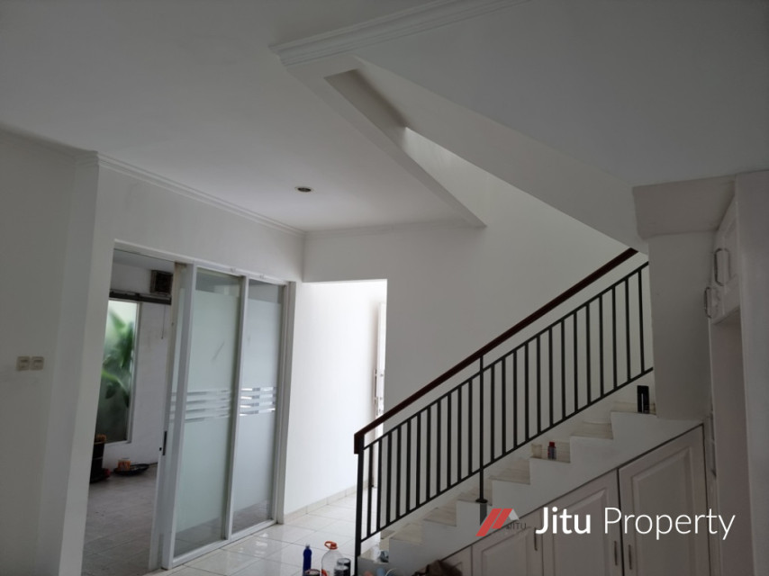 Disewakan Rumah baru di Renovasi di lokasi Bebas Banjir  Tebet  Jaksel