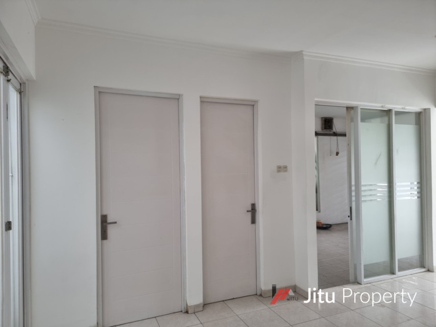 Disewakan Rumah baru di Renovasi di lokasi Bebas Banjir  Tebet  Jaksel