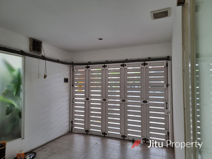 Disewakan Rumah baru di Renovasi di lokasi Bebas Banjir  Tebet  Jaksel