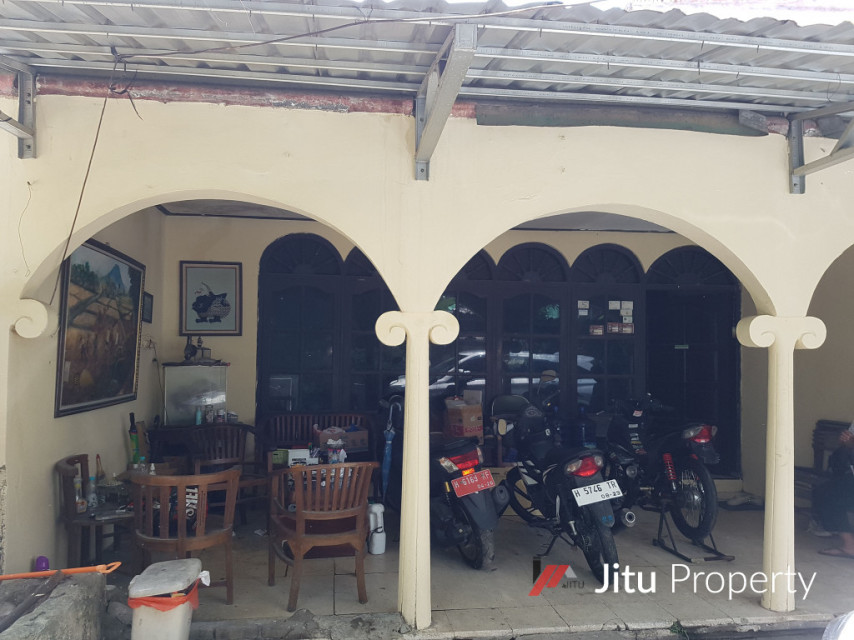 Rumah di Lokasi Strategis, Jalan Tampomas, Sampangan, Semarang, Jateng