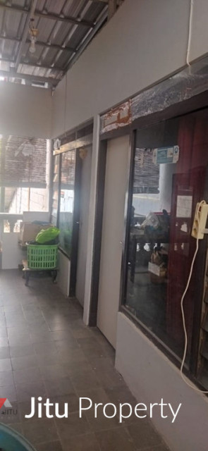 Rumah di Lokasi Strategis, Jalan Tampomas, Sampangan, Semarang, Jateng