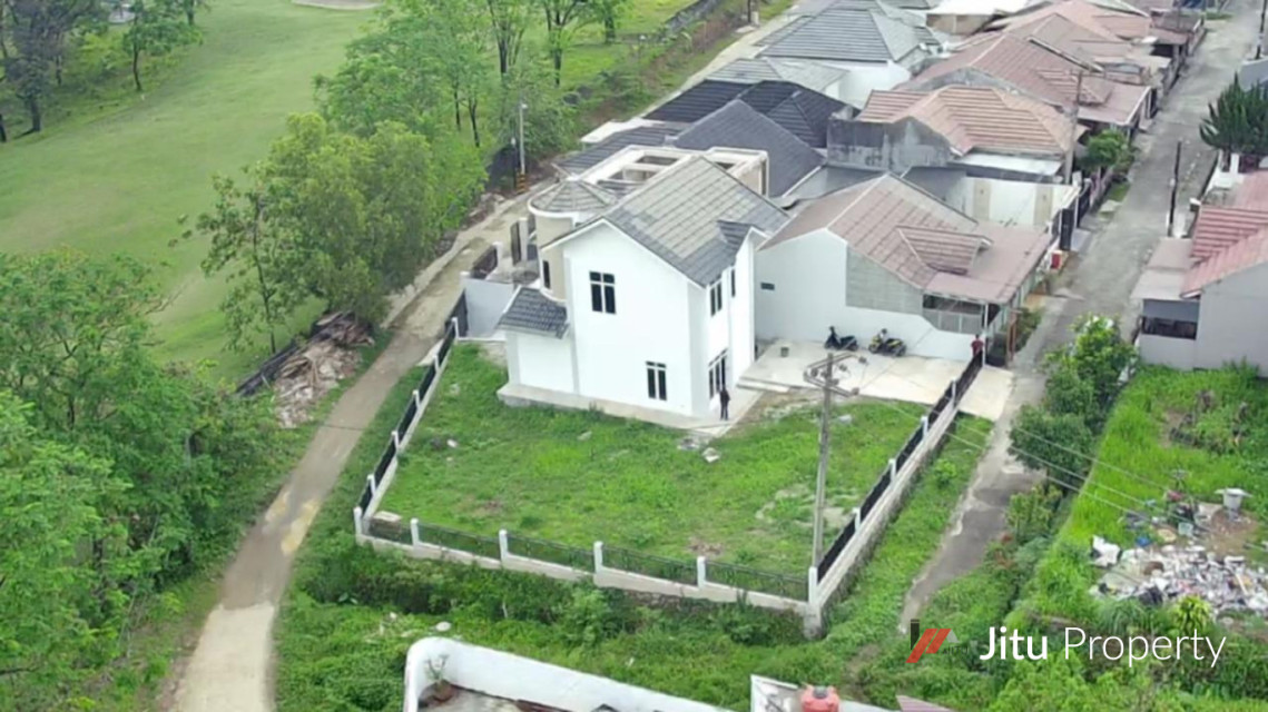 Dijual Rumah Asri dekat lapangan Golf Gadut kota Padang