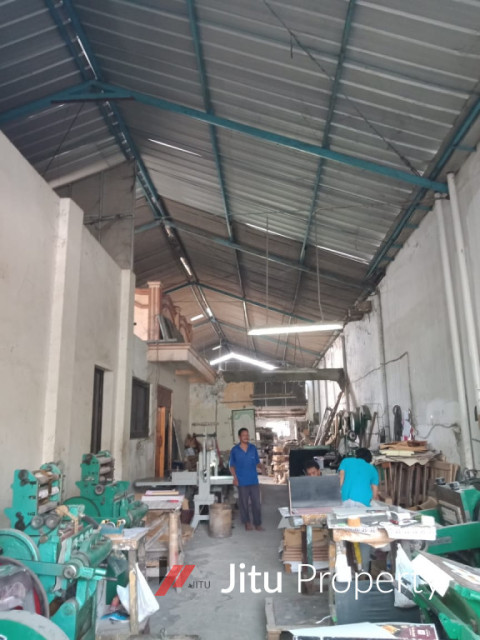 Rumah dan Gudang Raya Wonorejo Selatan Dekat Raya MERR