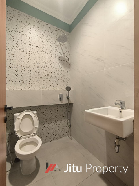 Rumah Cluster Furnished Siap Huni Aquatic Garden Grand Wisata Bekasi