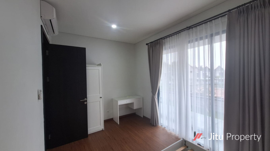 Disewakan Rumah Baru siap huni di Cluster VAZZA BINTARO