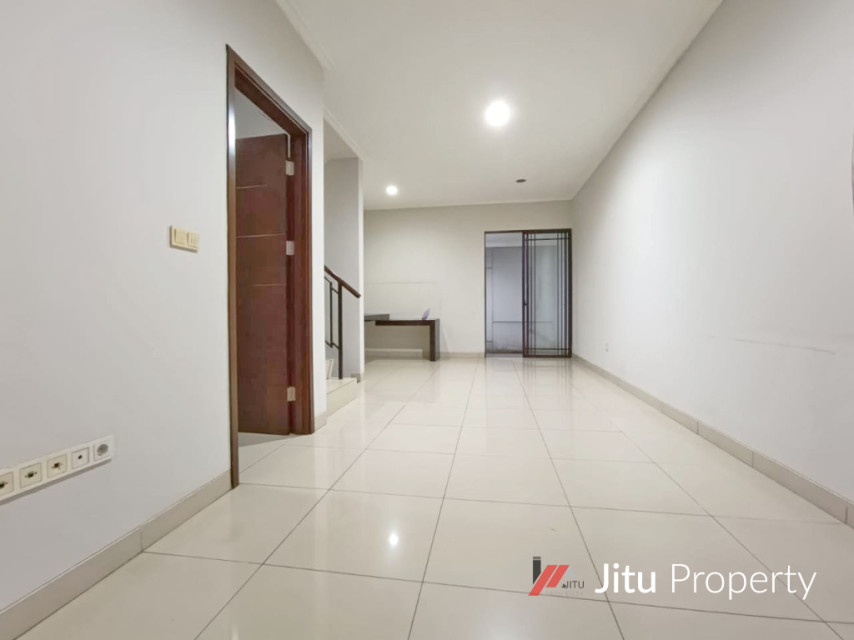 Disewakan murah Rumah GreenLake City ASIA (Sudah Renov)