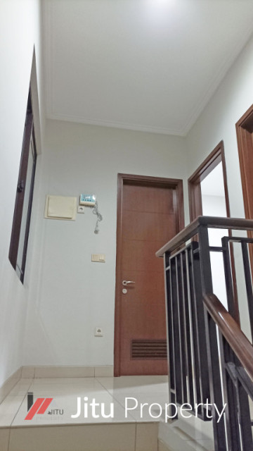 Disewakan murah Rumah GreenLake City ASIA (Sudah Renov)
