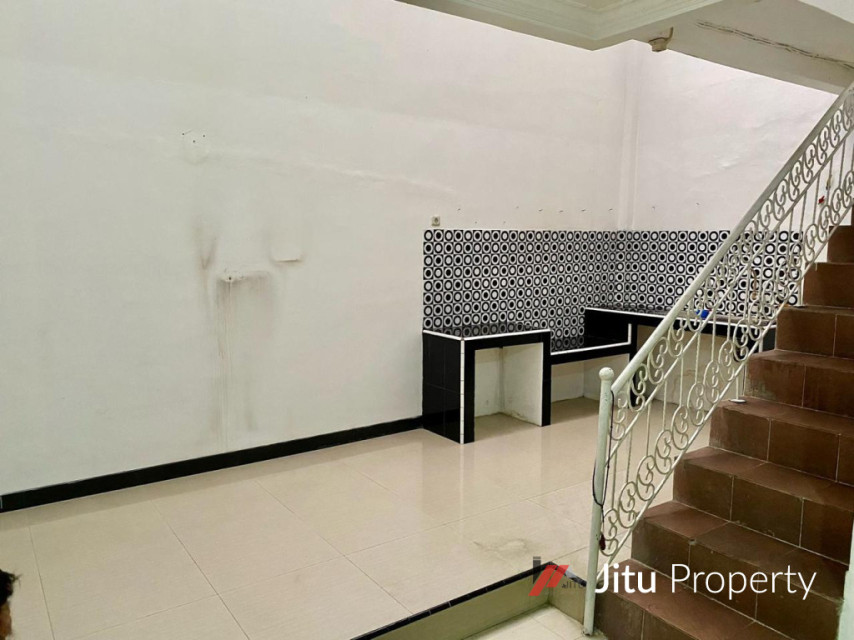 DIJUAL Rumah 2 Lantai Minimalis istimewa dekat LRT Harjamukti
