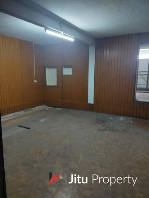 Dijual Rumah Bentuk Ruko Krukut Taman Sari Jakarta Barat 