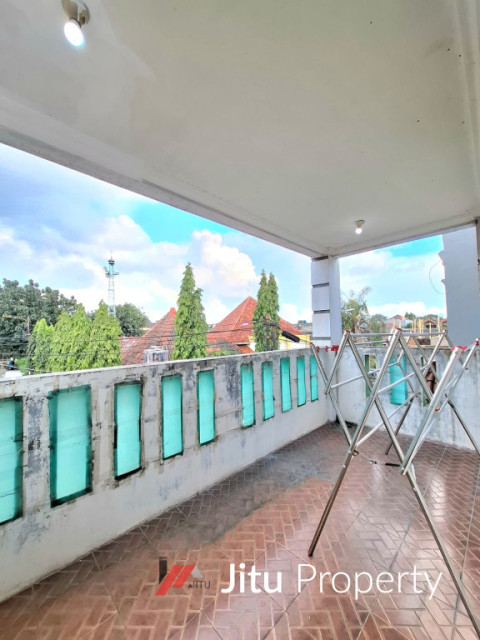 Rumah 2 Lantai Perumnas 4 Karawaci Dijual Cepat di Pusat Tangerang