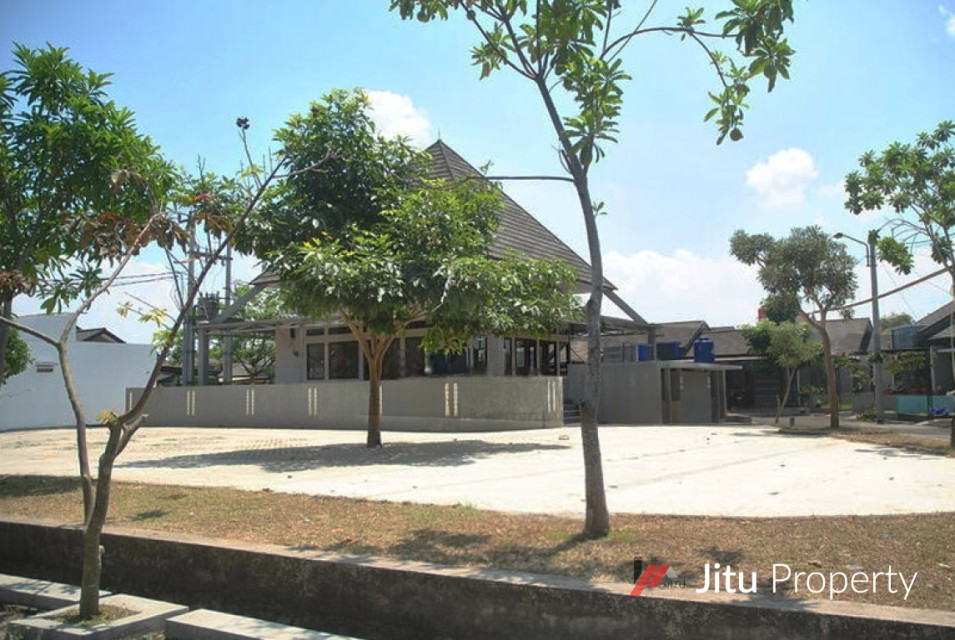 Jual Cepat Rumah Hoek Lahan Luas ngantong di Bandung Selatan