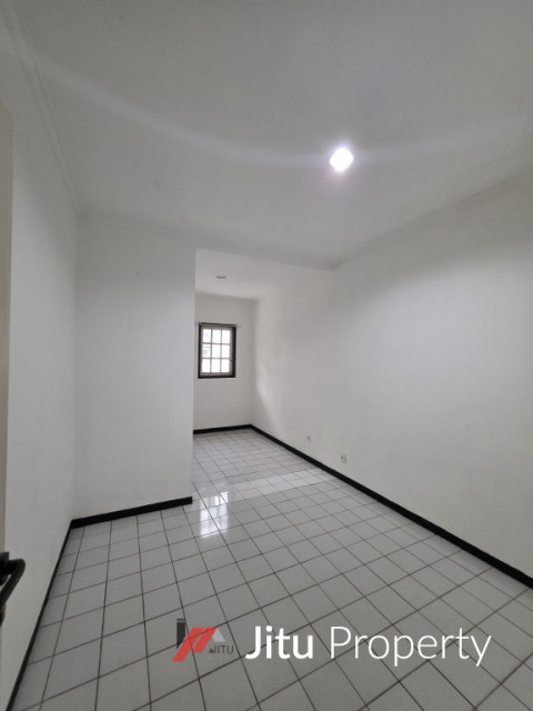 Disewakan Rumah komplek Lebak Bulus Cilandak Jakarta Selatan