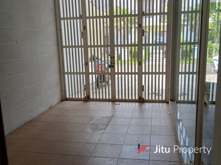 Disewakan Rumah SiapHuni Furnished di Pakuwon Indah, Mansion, Surabaya