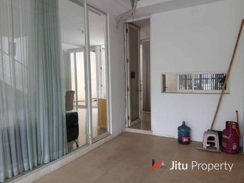 Disewakan Rumah SiapHuni Furnished di Pakuwon Indah, Mansion, Surabaya