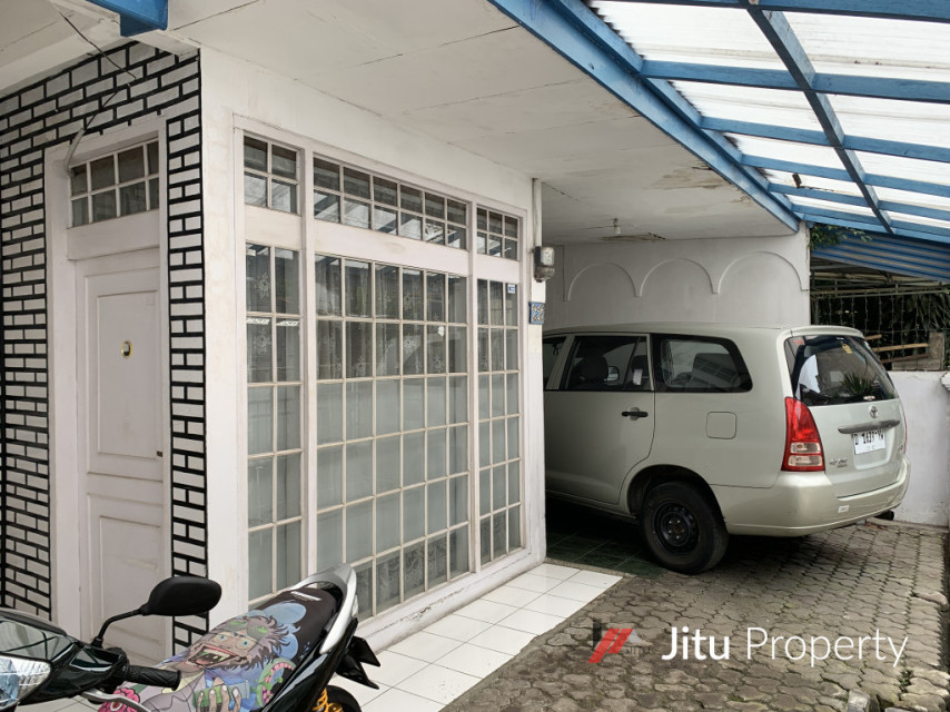 Rumah Semi Furnished Daerah Sarijadi Dekat Ke Berbagai Fasilitas Umum