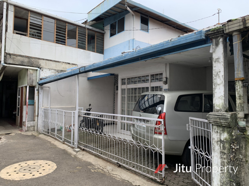 Rumah Semi Furnished Daerah Sarijadi Dekat Ke Berbagai Fasilitas Umum
