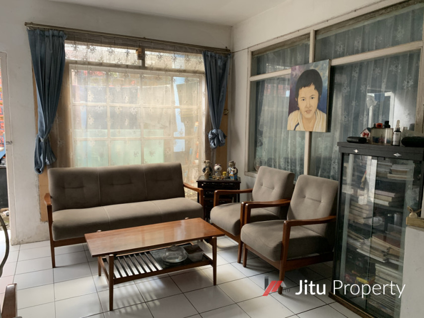 Rumah Semi Furnished Daerah Sarijadi Dekat Ke Berbagai Fasilitas Umum