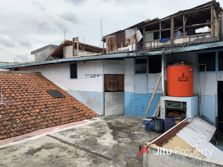 Rumah Semi Furnished Daerah Sarijadi Dekat Ke Berbagai Fasilitas Umum