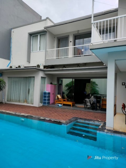 Dijual rumah di Villa Arteri Kebon Jeruk Jakarta Barat