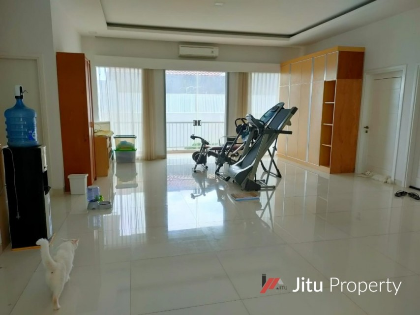 Dijual rumah di Villa Arteri Kebon Jeruk Jakarta Barat