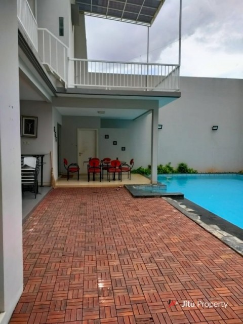 Dijual rumah di Villa Arteri Kebon Jeruk Jakarta Barat