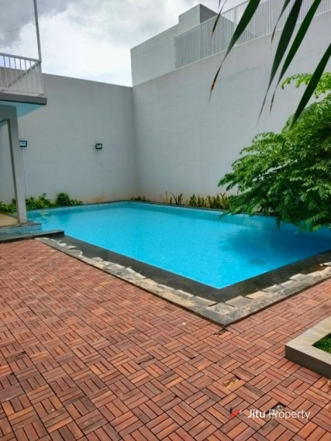 Dijual rumah di Villa Arteri Kebon Jeruk Jakarta Barat