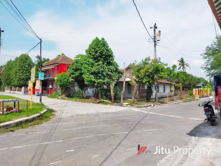 Rumah Dijual Posisi Hook Strategis Dekat Bandara Adisucipto Sleman