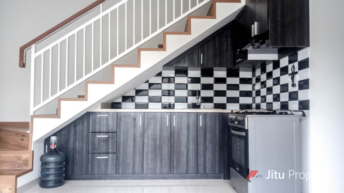 Rumah Vintage Di Tengah Kawasan Sejuk Islami Lembang Bandung