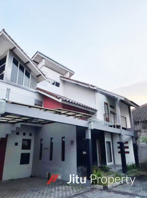 Sewa Rumah 2 Lantai Dekat Monjali dan Kampus UGM Yogyakarta