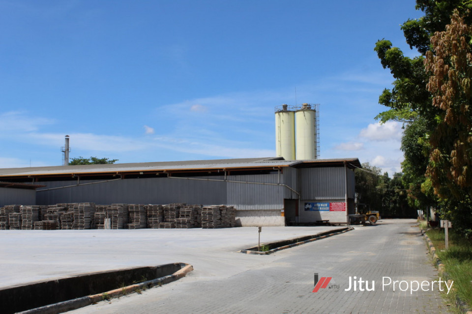 Dijual Cepat Tanah & Bangunan di Balaraja, Luas 2 Ha, Lokasi Strategis