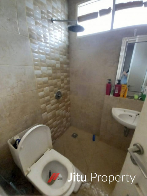 Rumah 3 Lantai Bagus dan Aman di Golf Lake Residence Jakarta Barat