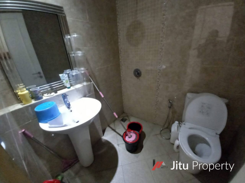 Rumah 3 Lantai Bagus dan Aman di Golf Lake Residence Jakarta Barat
