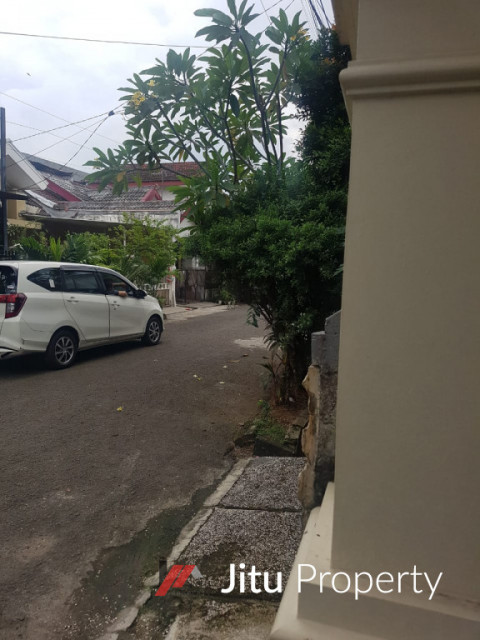 Di Jua Rumah Cantik Di Graha Bintaro Pondok Aren, Tangerang Selatan