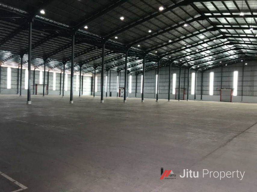 Disewakan, Gudang loading dock di kawasan pergudangan Marunda