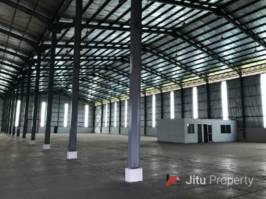 Disewakan, Gudang loading dock di kawasan pergudangan Marunda