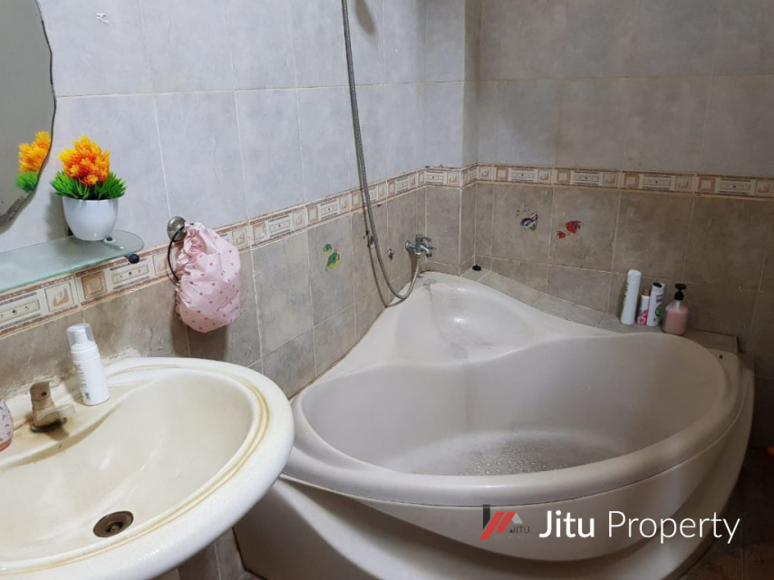 Dijual Rumah Siap Huni 4 Lantai Zona Komersil, Jakarta Timur