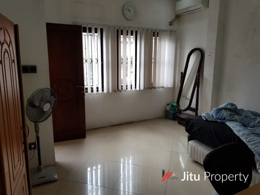 Dijual Rumah Siap Huni 4 Lantai Zona Komersil, Jakarta Timur