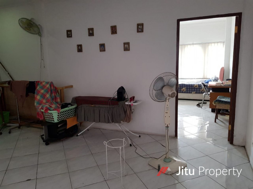 Dijual Rumah Siap Huni 4 Lantai Zona Komersil, Jakarta Timur