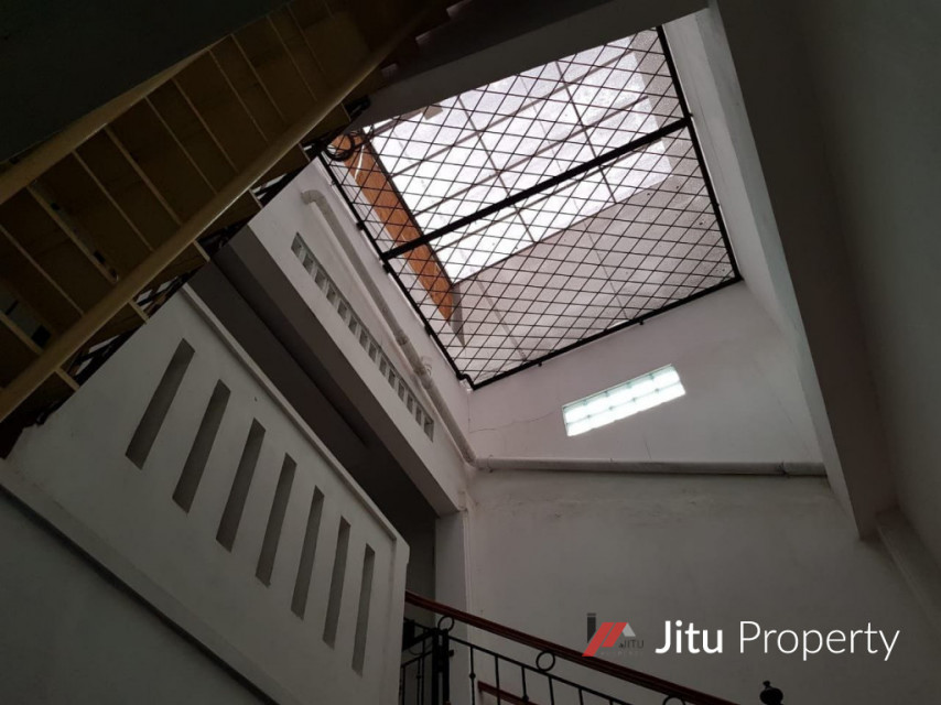 Dijual Rumah Siap Huni 4 Lantai Zona Komersil, Jakarta Timur
