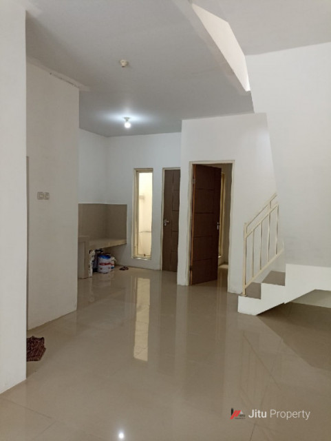 Rumah 2 lantai modern minimalis baru dan siap huni