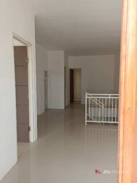Rumah 2 lantai modern minimalis baru dan siap huni