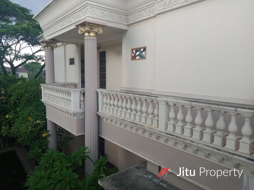 Dijual rumah tinggal mewah di Jl. Permata Indah, Curug, Tangerang