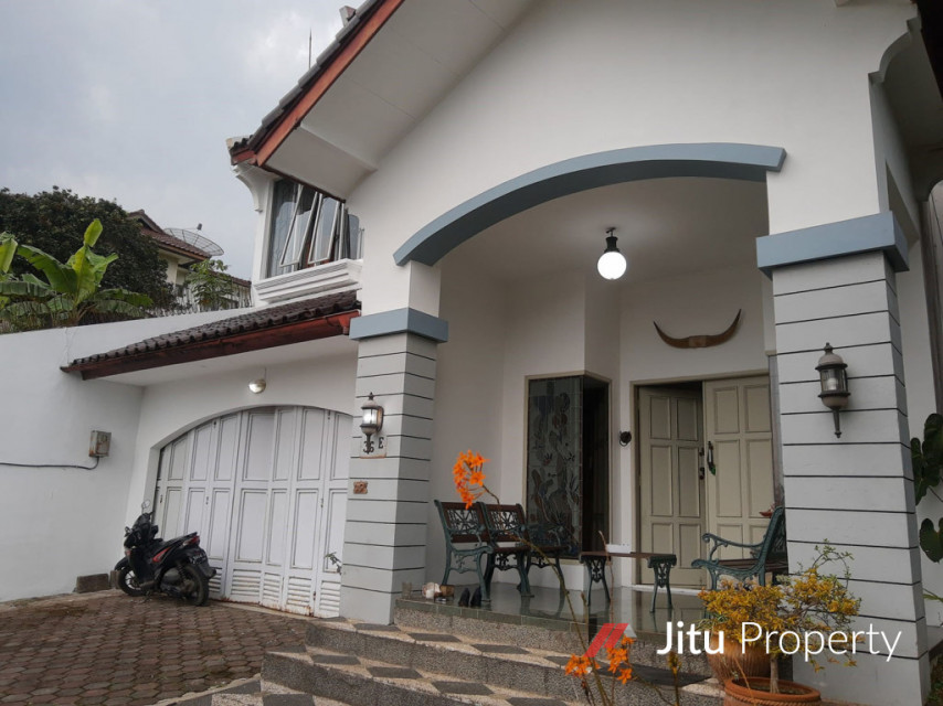 Dijual Rumah Gaya American Classic Di Setiabudi Regency Bandung
