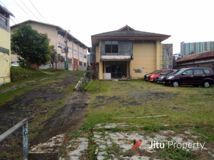 Dijual Gudang Hitung Tanah Di Jalan Ir.h. Juanda (Dago) Bandung